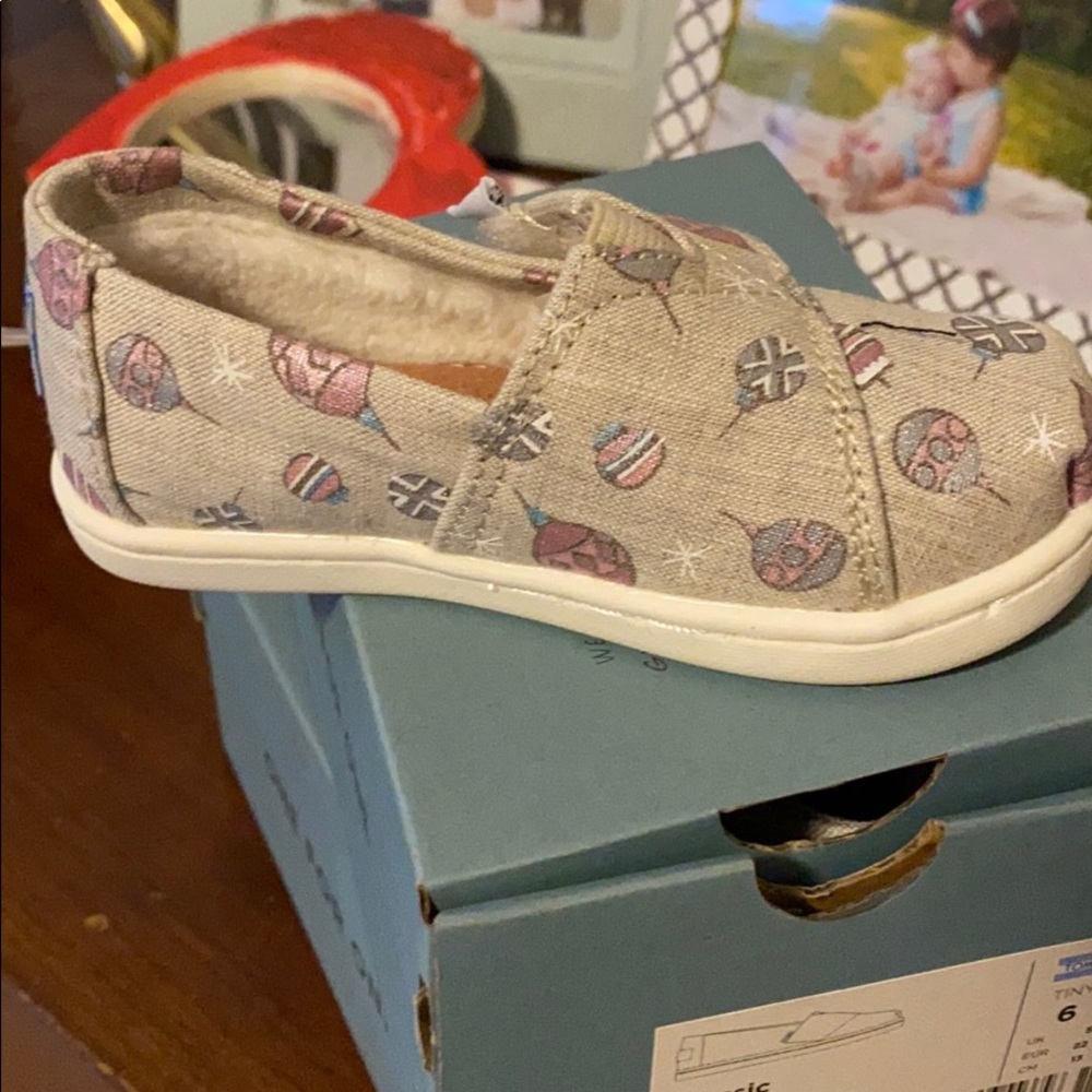 Brand New Sparkle Ornament Tiny Toms